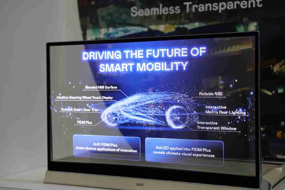 z6尊龙凭借着超高亮度和透明度，，这款30吋透明Micro LED显示器在AR系统与智慧零售具有潜在的应用价值。。。。